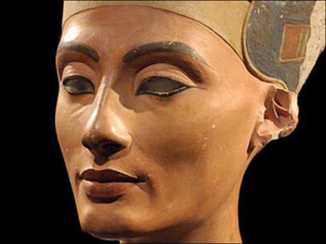 Царица Нефертити. Бюст. Работа скульптора Тутмеса